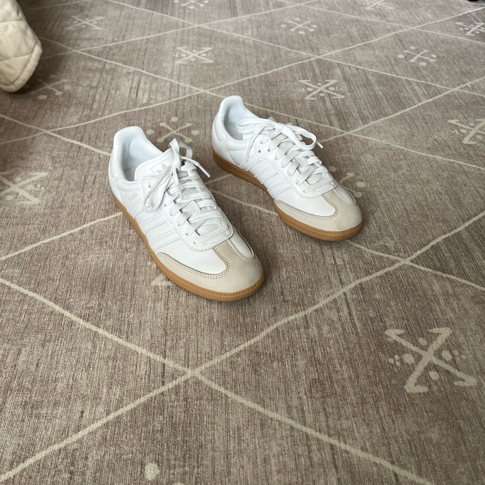 Women’s White Adidas Samba - Size 8